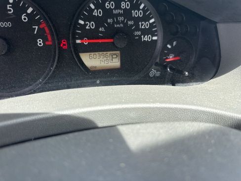 Used 2021 Nissan Frontier SV RWD image 2