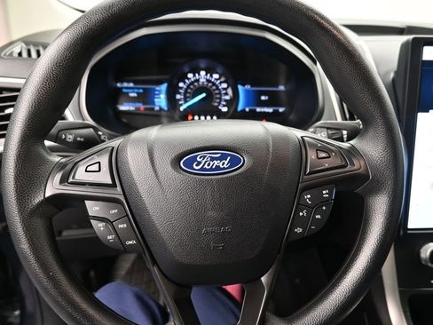 Certified 2022 Ford Edge SE w/ Black Appearance Package image 16