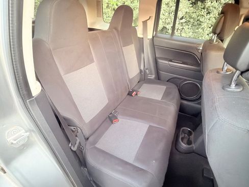 Used 2014 Jeep Patriot Latitude AWD/4WD image 16