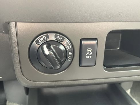 Used 2016 Nissan Frontier SV AWD/4WD image 15