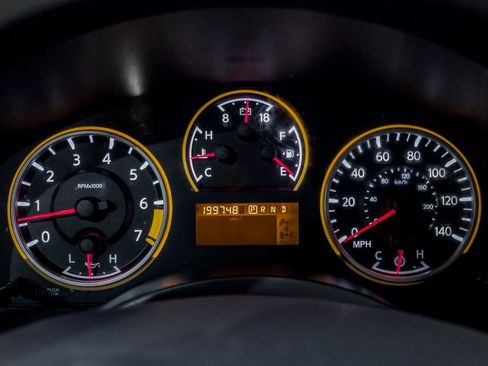 Used 2012 Nissan Armada SV image 17