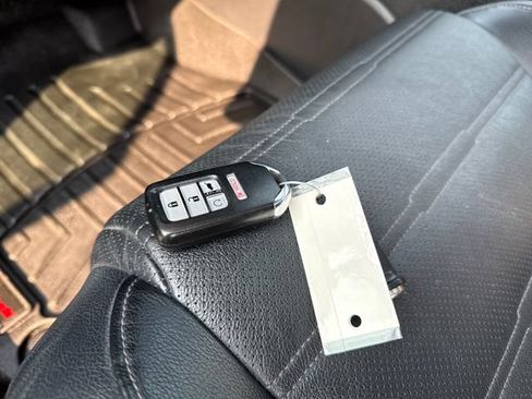 Used 2019 Honda CR-V Touring image 30