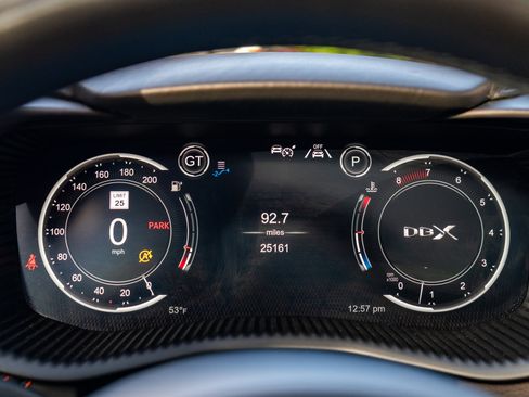 Used 2022 Aston Martin DBX image 5