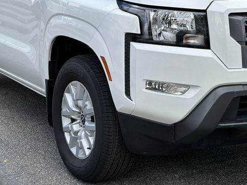 Used 2024 Nissan Frontier SV w/ SV Convenience Package RWD image 14