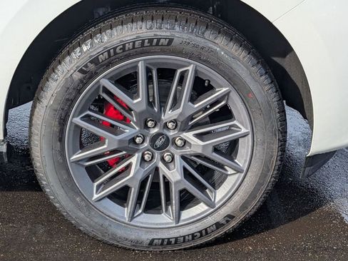 New 2025 Ford Expedition Platinum w/ Stealth Performance Package image 19