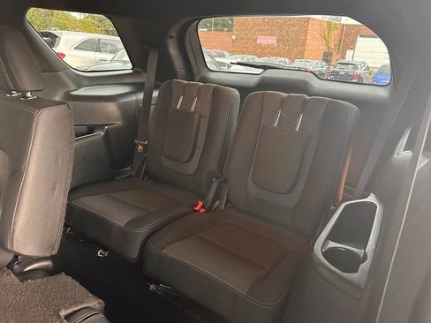 Used 2016 Ford Explorer XLT AWD/4WD image 15