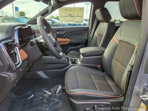 New 2025 GMC Canyon AT4 image 8