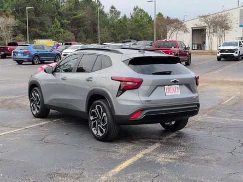 New 2026 Chevrolet Trax RS image 3