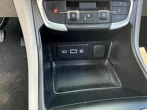 Used 2023 GMC Terrain SLE w/ Driver Convenience Package image 31