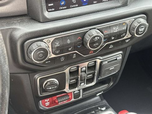 Used 2021 Jeep Gladiator Mojave AWD/4WD image 29