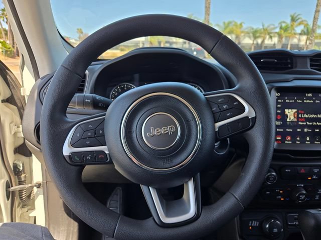 Used 2023 Jeep Renegade Latitude AWD/4WD image 20