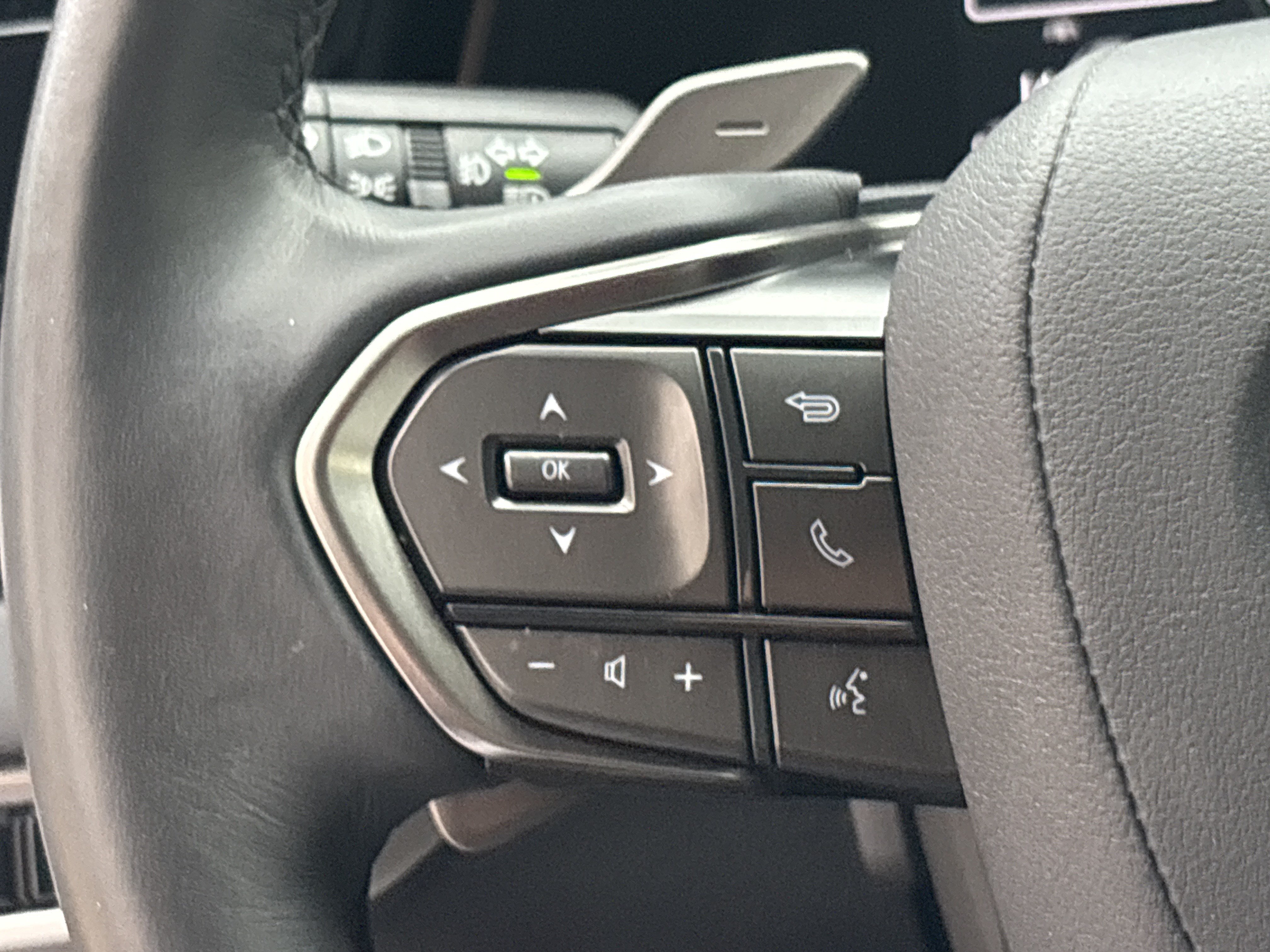 Used 2023 Lexus RX 350 Premium w/ Accessory Package (Z1) FWD image 19
