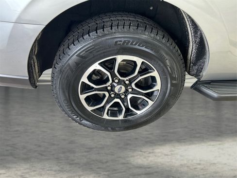 Used 2024 Ford Expedition XLT image 21