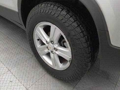 Used 2019 Chevrolet Trax LT w/ LT Convenience Package image 31