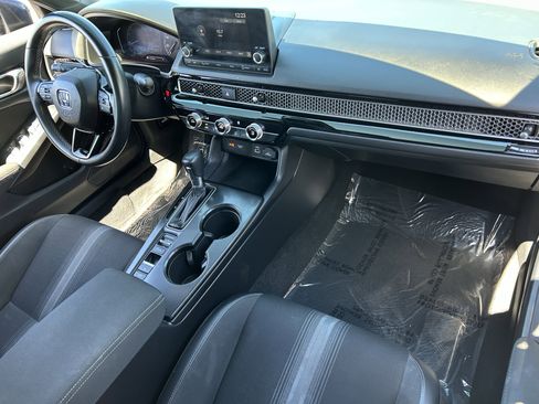 Used 2023 Honda Civic Sport image 11