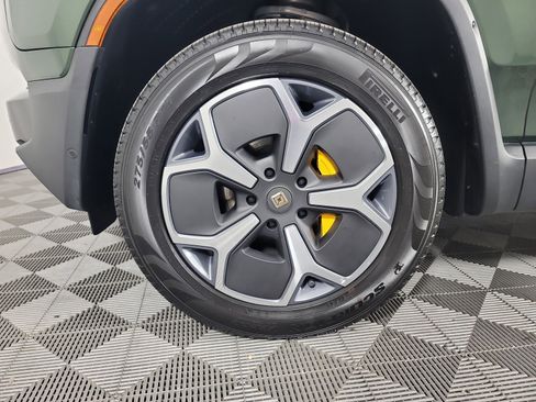 Used 2024 Rivian R1S Adventure AWD/4WD image 9