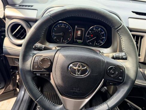 Used 2016 Toyota RAV4 Limited FWD image 11