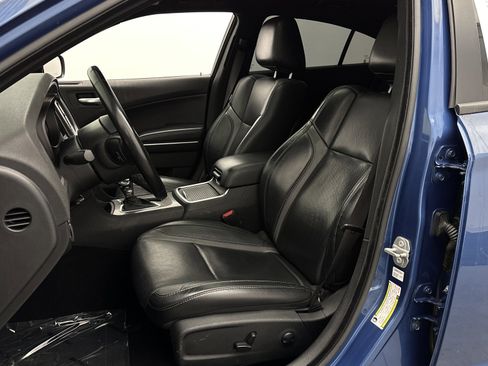 Used 2022 Dodge Charger SXT w/ Leather Interior Group RWD image 15