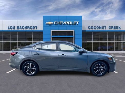 Used 2025 Nissan Sentra SV FWD image 9