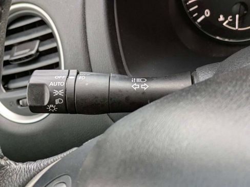 Used 2020 Nissan Pathfinder SV image 36