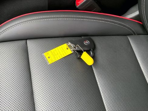 Used 2022 Buick Envision Essence w/ Technology Package II image 14