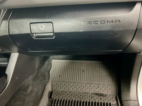 Used 2022 Toyota Tacoma SR5 RWD image 34
