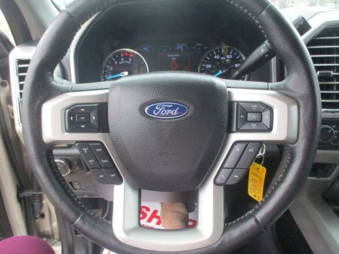 Used 2017 Ford F250 Lariat w/ Chrome Package image 12