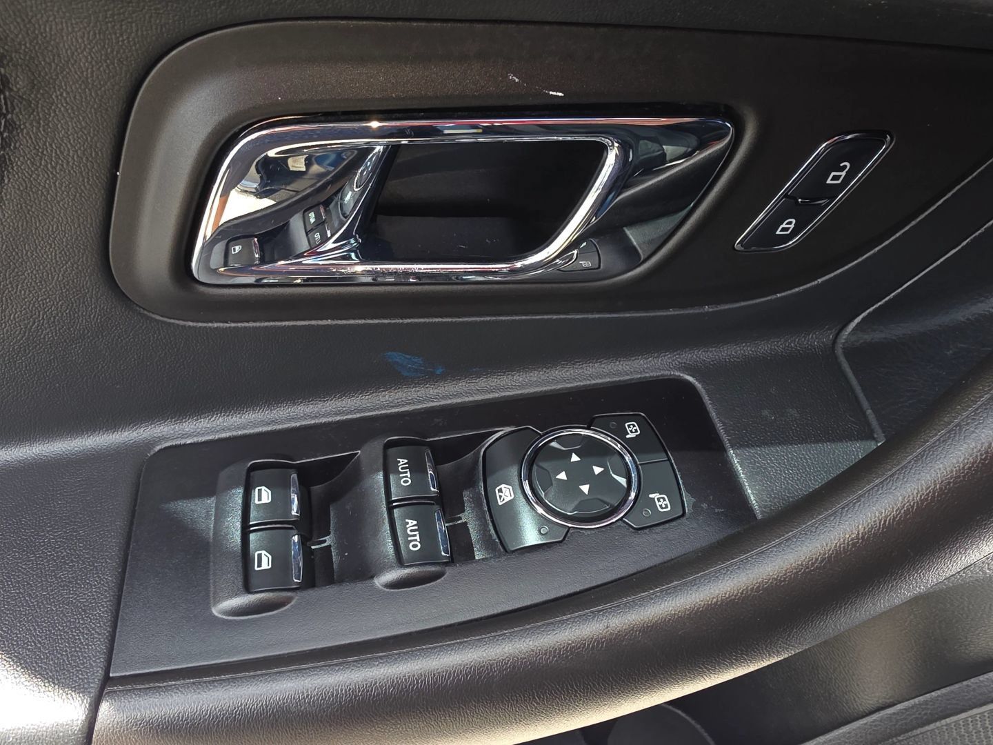Used 2016 Ford Taurus SHO AWD/4WD image 9