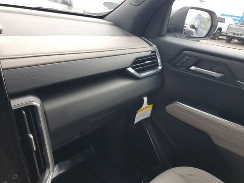 New 2026 GMC Acadia Elevation image 25