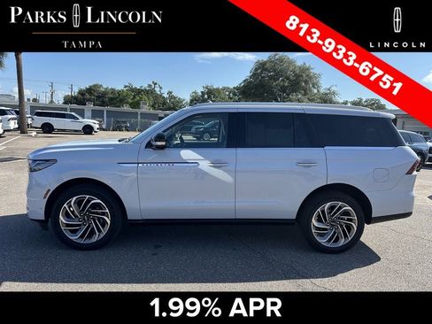 Certified 2025 Lincoln Navigator Reserve AWD/4WD image 7