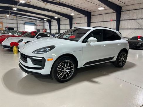 Used 2023 Porsche Macan Turbo image 68