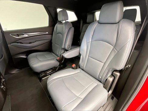 Used 2023 Buick Enclave Essence image 19