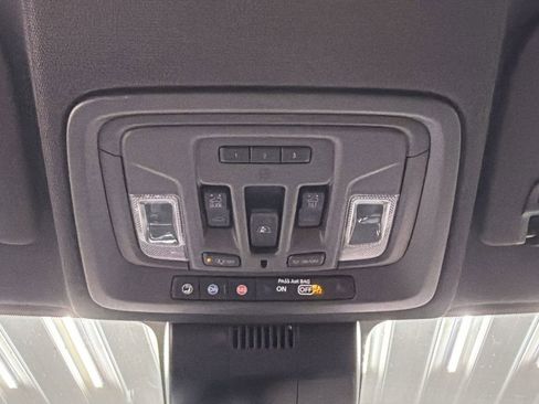 Used 2025 GMC Sierra 3500 Denali w/ Denali Reserve Package image 35