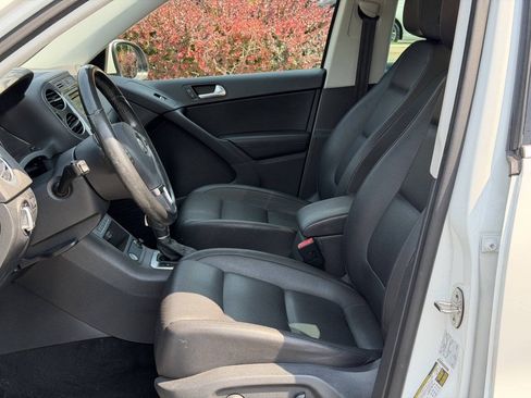 Used 2017 Volkswagen Tiguan Wolfsburg Edition FWD image 9