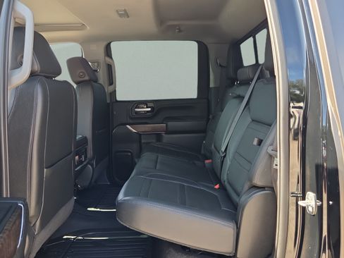 Used 2023 GMC Sierra 2500 Denali w/ Denali Ultimate Package AWD/4WD image 10