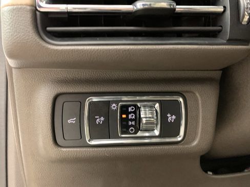 Used 2022 Lincoln Corsair Reserve w/ Equipment Group 201A image 19