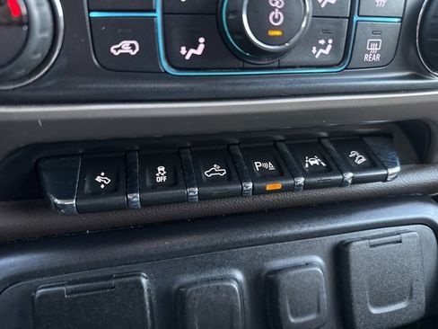 Used 2018 GMC Sierra 1500 Denali image 25