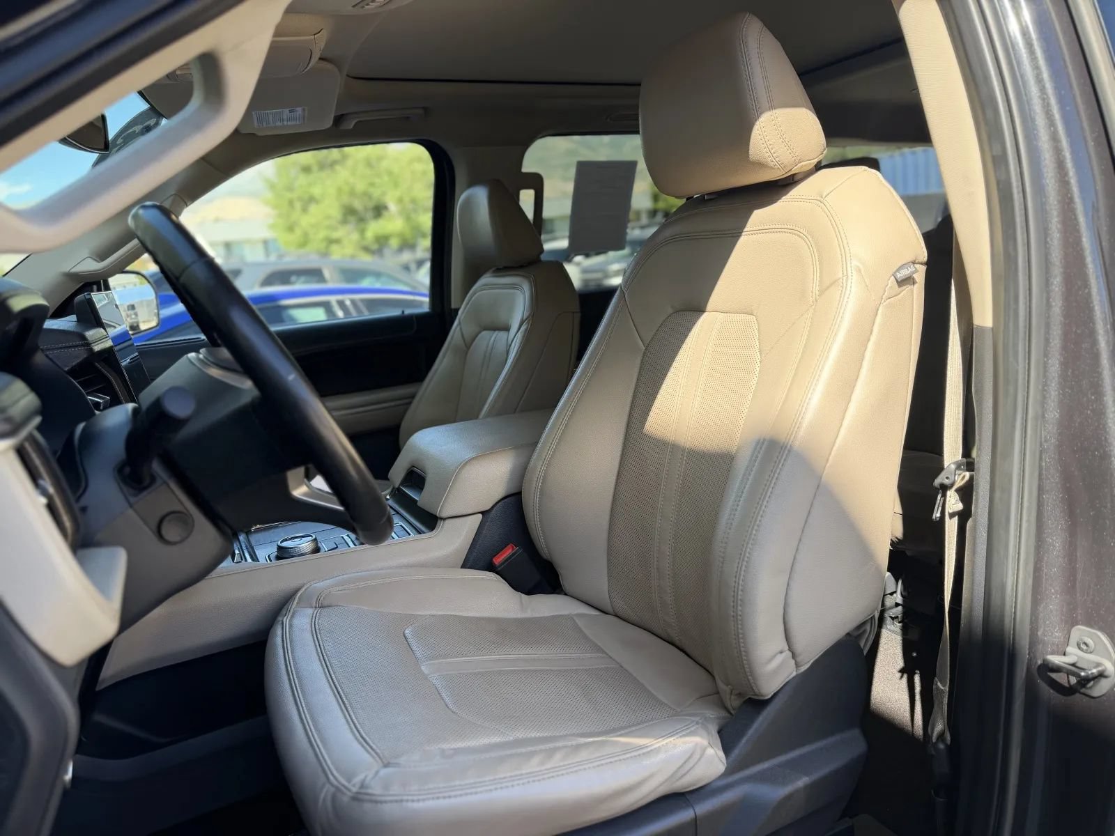 Used 2023 Ford Expedition Max Limited AWD/4WD image 17