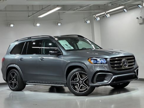 New 2026 Mercedes-Benz GLS 450 4MATIC image 2