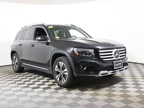 Certified 2026 Mercedes-Benz GLB 250 4MATIC image 9