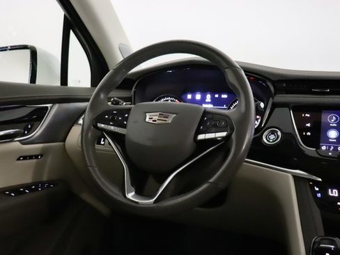 Used 2024 Cadillac XT6 Premium Luxury w/ Technology Package AWD/4WD image 28