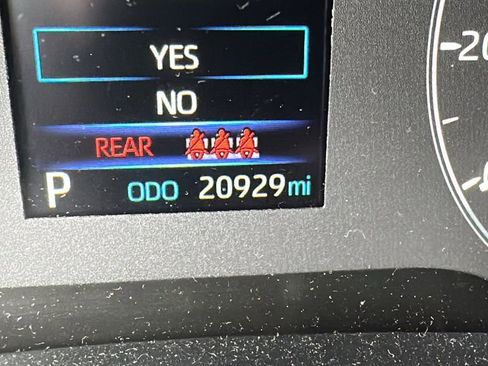 Used 2024 Toyota Corolla Cross LE image 16