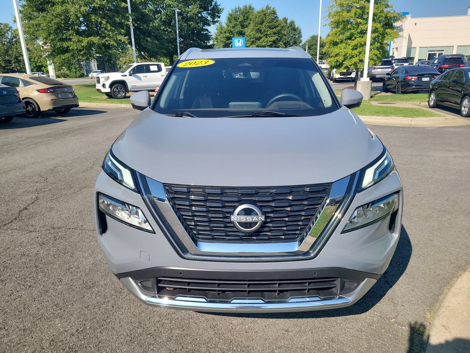 Used 2023 Nissan Rogue Platinum w/ Platinum Premium Package FWD image 8