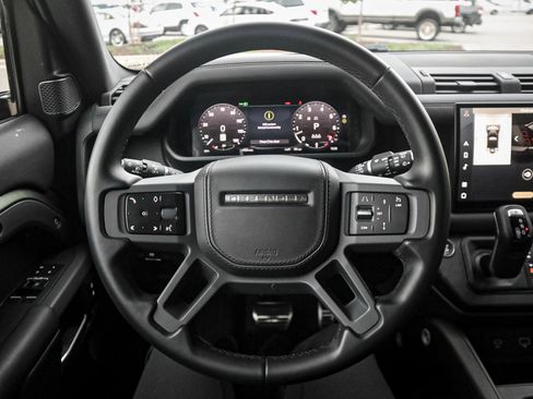 Used 2023 Land Rover Defender 90 X image 16