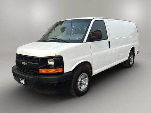 Used 2017 Chevrolet Express 2500 RWD image 6