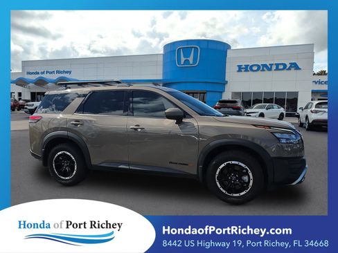 Used 2025 Nissan Pathfinder Rock Creek AWD/4WD image 1