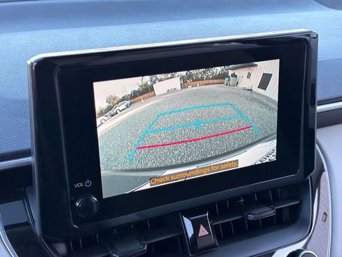 Used 2024 Toyota Corolla Cross LE image 9