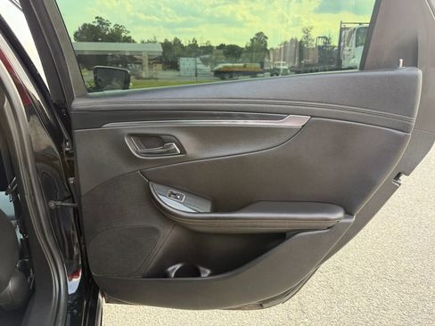 Used 2019 Chevrolet Impala LT FWD image 16