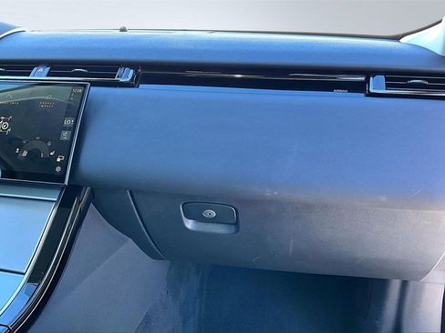 Used 2024 Land Rover Range Rover Velar S image 18