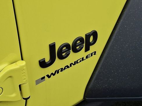 Used 2023 Jeep Wrangler Unlimited Sport AWD/4WD image 35
